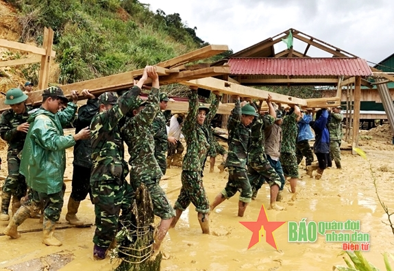 Giáo dục sâu kỹ đi đôi với cán bộ nêu gương

